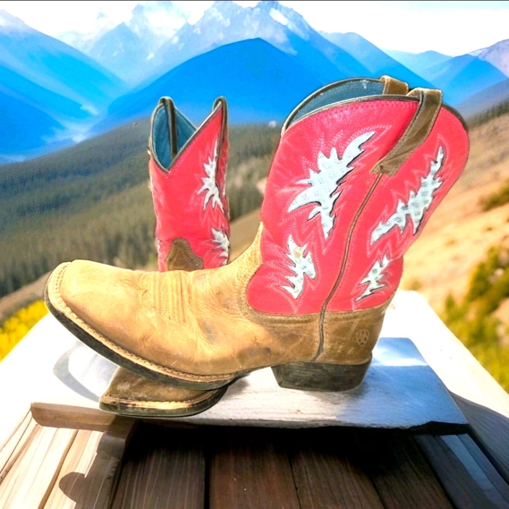 Ariat Women's Boots Red Brown Cowboy Western Square Toe Size 5. Nicely Worn.